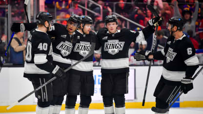 Foegele cuts the lead in half