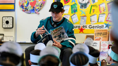 San Jose Sharks read to local elementary school students 