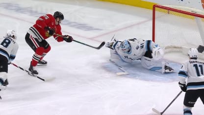 Vanecek keeps the puck out