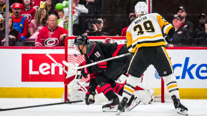 Mantha buries one from the slot