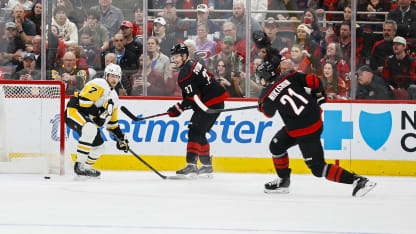 Nikishin converts on the 5-on-3 advantage