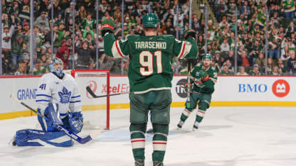 Tarasenko nets two goals in :23