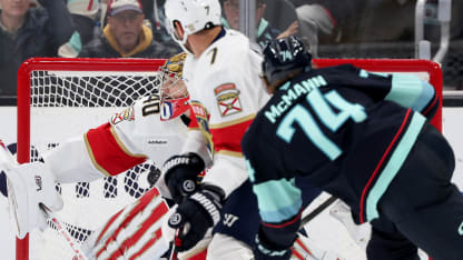 FLA@SEA: McMann scores PPG against Daniil Tarasov