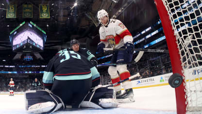 FLA@SEA: Luostarinen scores goal against Joey Daccord