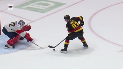 FLA@VAN: Rossi scores goal against Sergei Bobrovsky