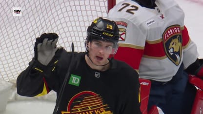 FLA@VAN: O'Connor scores goal against Sergei Bobrovsky