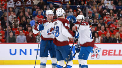 Necas snaps home game opener