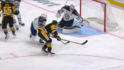 WPG@PIT: Hellebuyck with a great save against Yegor Chinakhov