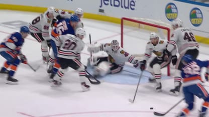 CHI@NYI: Soderblom with a great save against Kyle MacLean