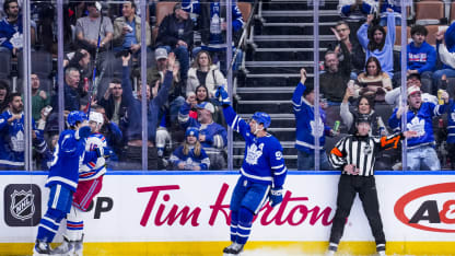 Un tir parfait de Tavares