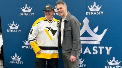 Jagr with Penguins fan