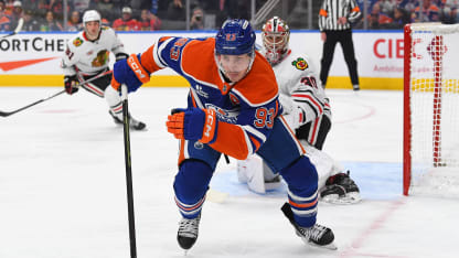 Chicago Blackhawks v Edmonton Oilers