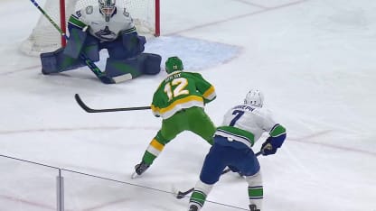 VAN@MIN: Boldy scores goal against Nikita Tolopilo