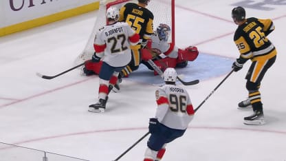 FLA@PIT: Soderblom scores goal against Sergei Bobrovsky