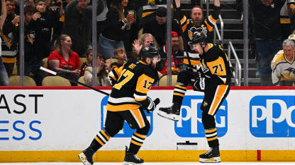 Un tour du chapeau historique pour Malkin