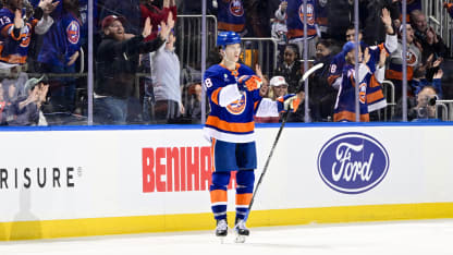 Schaefer snipes it five-hole