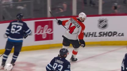 PHI@WPG: Couturier scores goal against Eric Comrie
