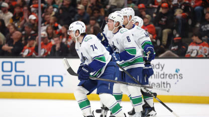 DeBrusk grabs the lead with PPG