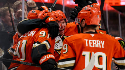 Carlsson evens the score with backhand