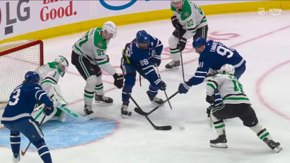 Tavares cashes in on the man advantage