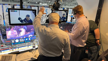 Joe Bowen honored by Toronto Maple Leafs in final home game broadcast