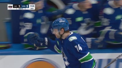 LAK@VAN: DeBrusk scores PPG against Darcy Kuemper