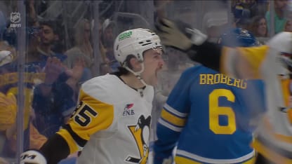 PIT@STL: Hayes scores goal against Jordan Binnington