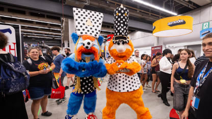 Youppi! and METAL! visit Montreal Comiccon 2026