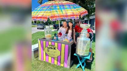 Carrier at lemonade stand