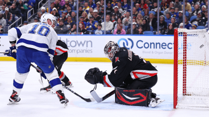 Perry backhands a beauty