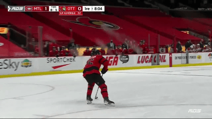 White nivelle la marque en A.N.