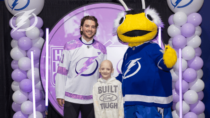Photos: 2025 Hockey Fights Cancer Night 