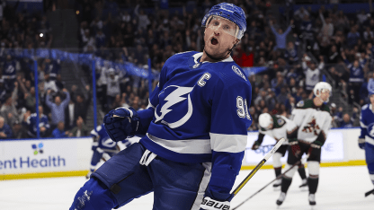 Stamkos anota en Power Play