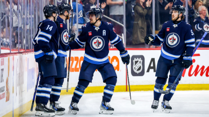 Connor finishes Scheifele's feed