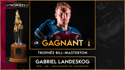 Landeskog surpris par sa famille avec le trophée Masterton