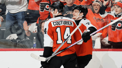 BOS@PHI: Couturier scores empty-net goal