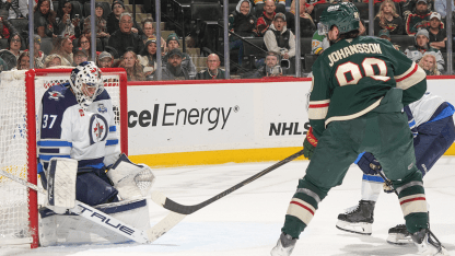 WPG@MIN: Johansson scores goal against Connor Hellebuyck