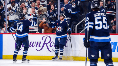 Connor finishes Scheifele's feed