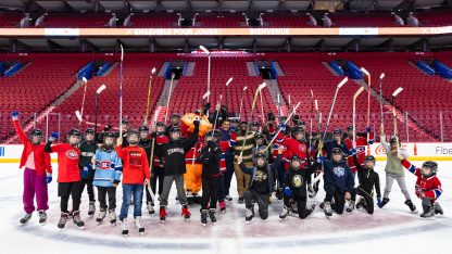 Le programme Ensemble pour jouer fait don d’équipement de hockey