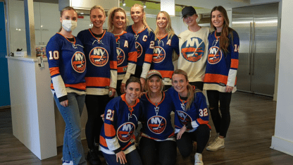 Isles Wives and Girlfriends Volunteer at the Ronald McDonald House