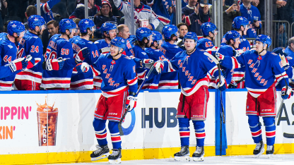 Panarin aumenta la ventaja