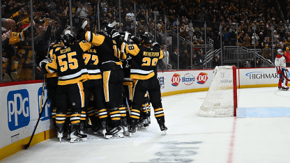 Crosby passes Lemieux