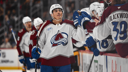 COL@PIT: Malinski scores goal against Arturs Silovs