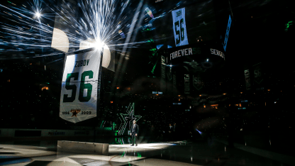 zubov_jersey_retirement_ceremony_mediawall_012822vsWSH