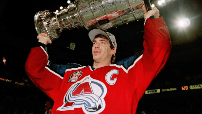 sakic_stanley_cup