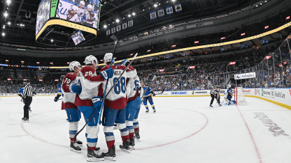 Nečasův gól po MacKinnonově nabídce