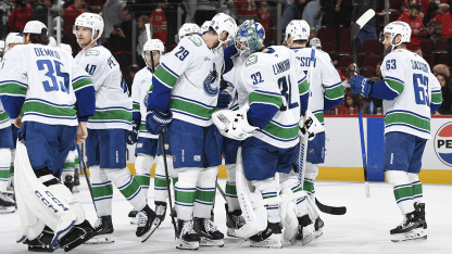 Canucks lyö Blackhawksin rankkareilla