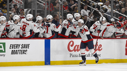 Leonard lights the lamp again