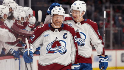 Landeskog finishes Necas' feed