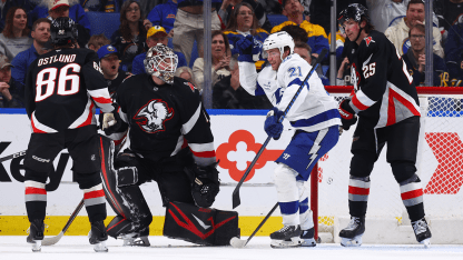 TBL@BUF: Point scores goal against Ukko-Pekka Luukkonen